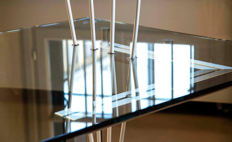 Salone del Mobile 2014, Sabbatella interpreta il tavolo Vara di Luca Scacchetti, collezione Tecno 2014